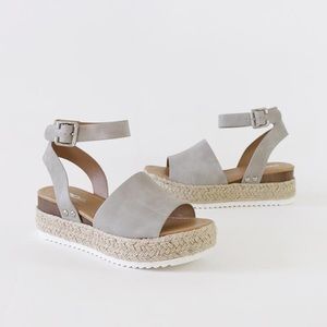 NWT Soda Ankle Strap Sandals Grey